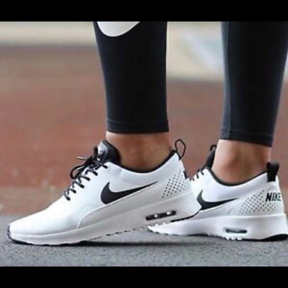Nike Air Max Thea 7.5